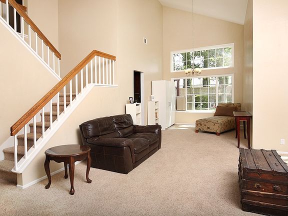4th image of 1846 Saint James Ct
