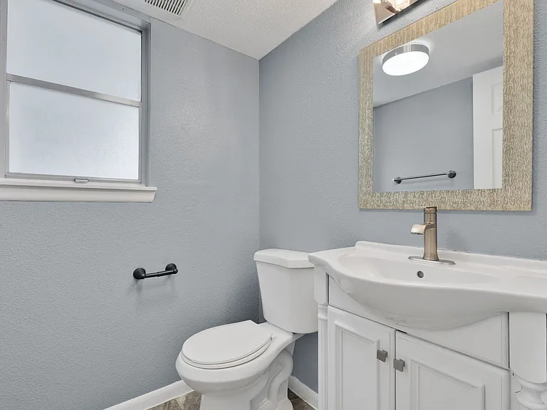 103 Shalimar Dr — Photo 13
