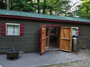 229 Forest Trl, Leroy, MI 49655