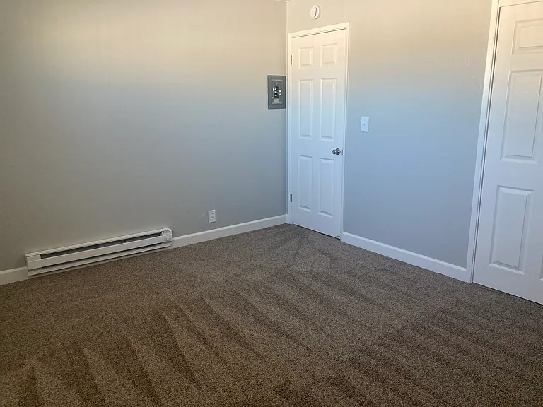 Del Prado Apts — Photo 19
