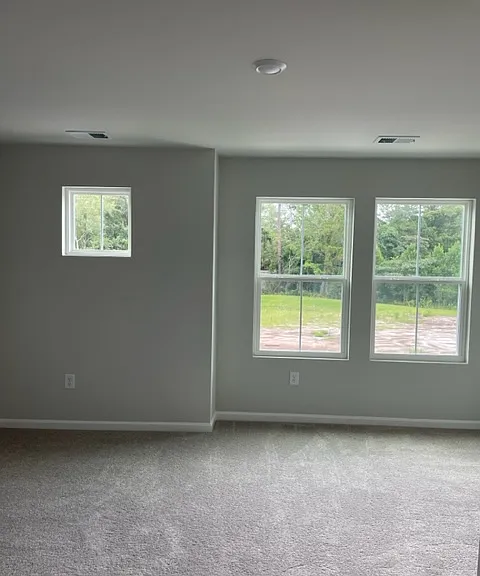 129 Hoffman Park Dr — Photo 15