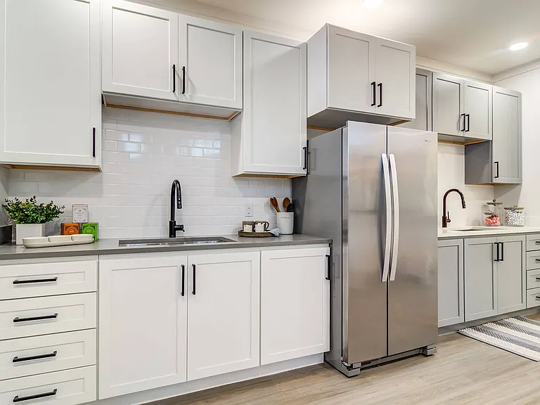 The Collins Luxury Apartments — Photo 4