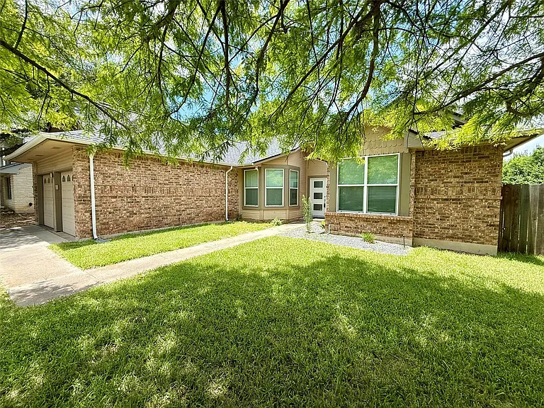8914 Bridgewood Trl — Photo 3
