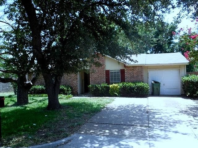 1st image of 2206 Brookdale Dr