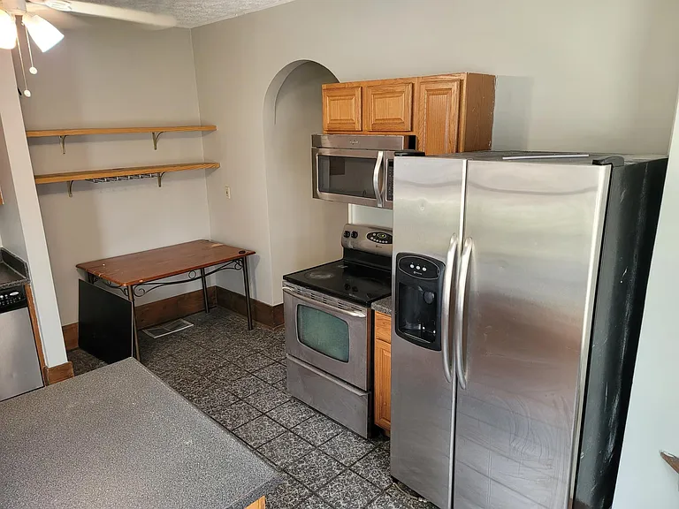 319 E 18th Ave — Photo 16