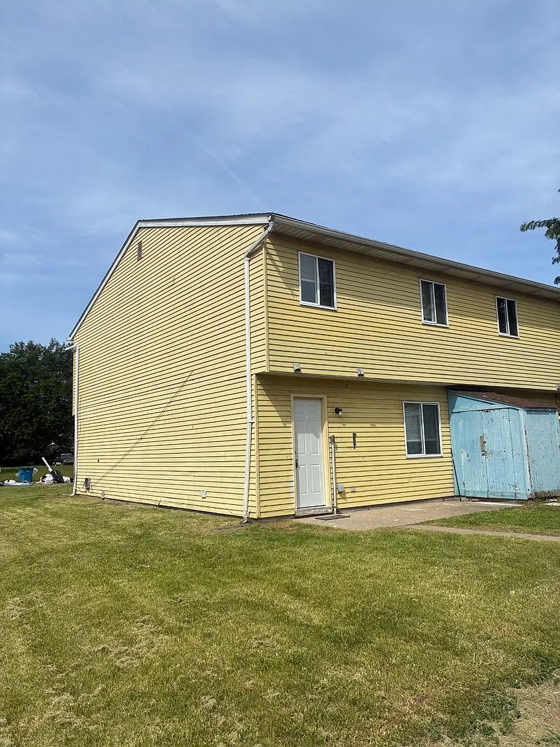 1545 Fillmore Ave — Photo 2