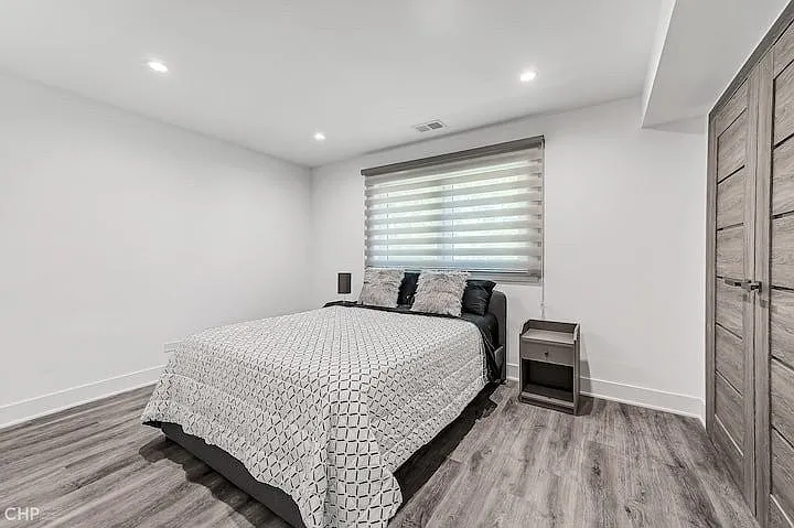 3 bed, 1.5 bath, 1300 sqft, $2,300 — Photo 3