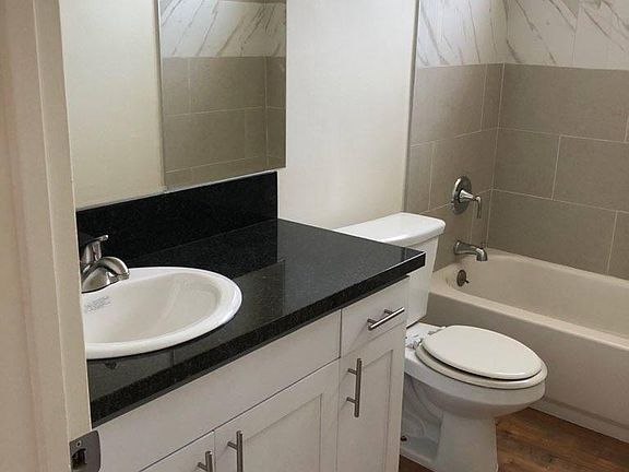 4th image of 4565 Oakwood Ave APT 9
