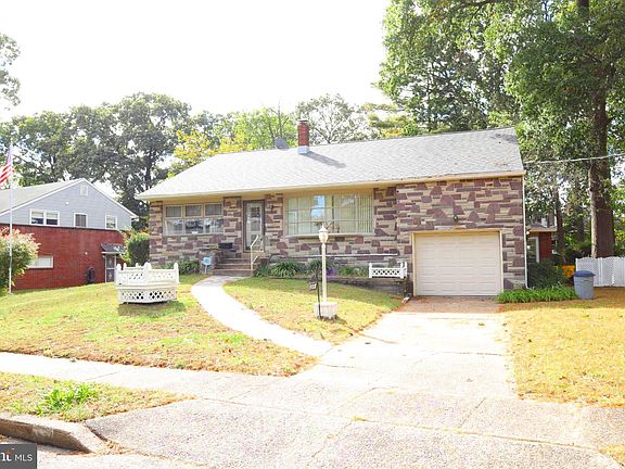3rd image of 4908 Laurel Ave