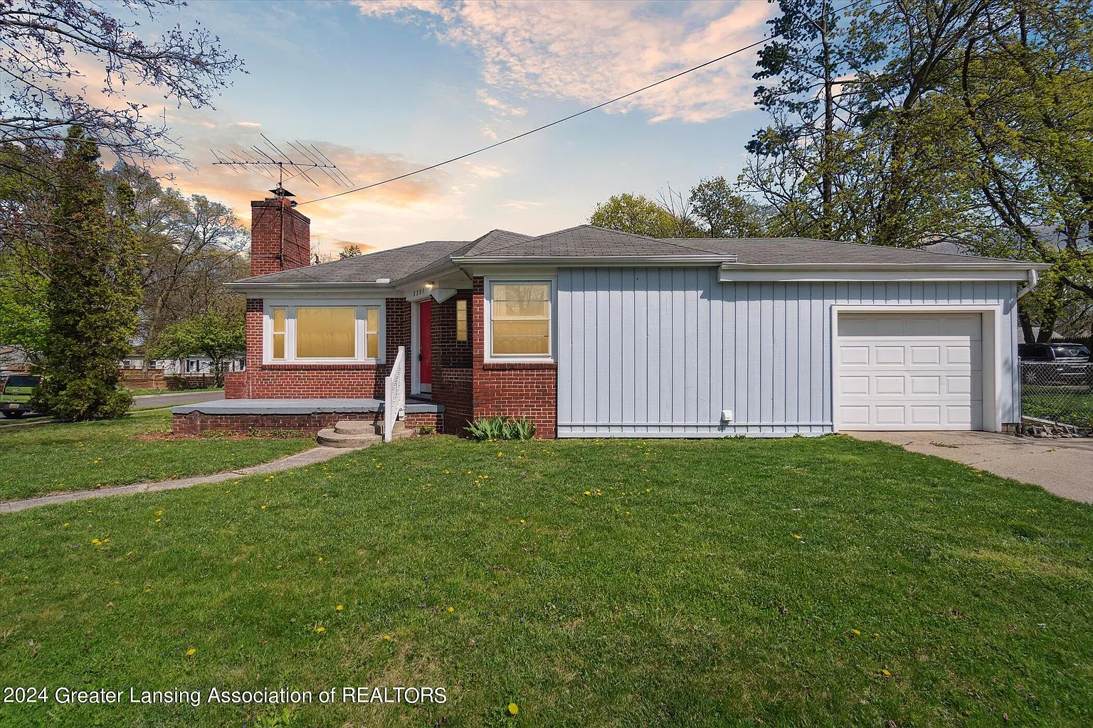 2201 Stirling Ave photo 1