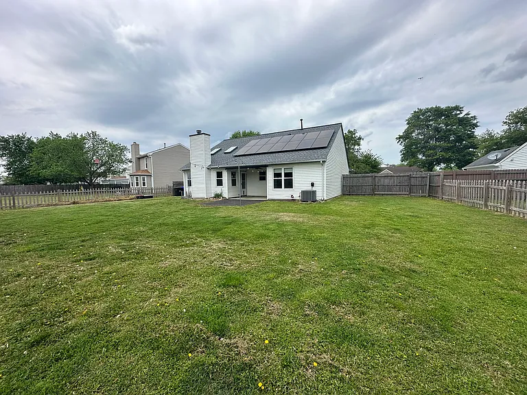 909 Chigwell Rd — Photo 32
