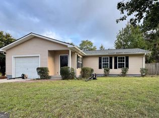 1621 Meadowood Dr, Waycross, GA 31503