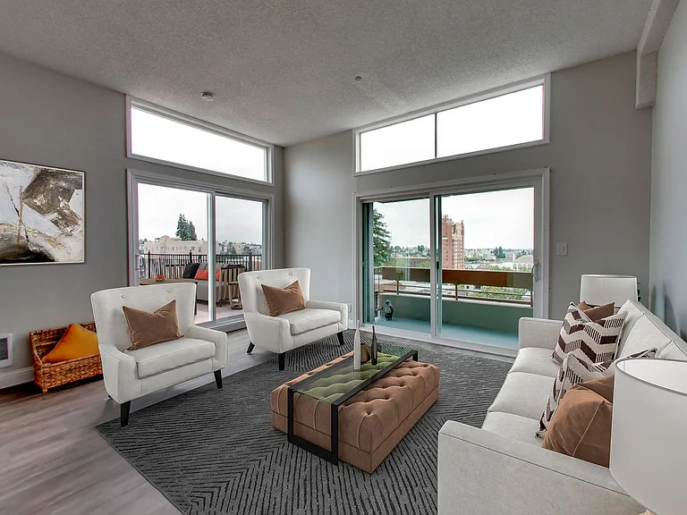 378 Van Buren - Renovated 2bed and 1bed units - Beautiful Building! — Photo 8