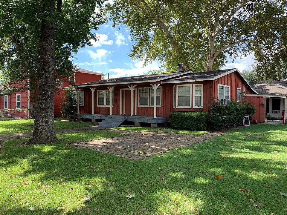 1st image of 203 S Avenue G