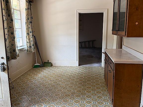 Breakfast area in kitchen