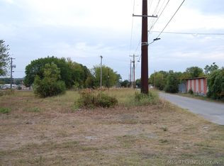 214 N B St, Henryetta, OK 74437