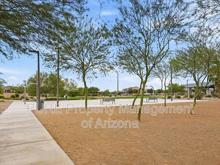 5177 N 87th Dr — Photo 32