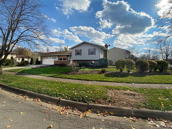 3rd image of 1961 Fleetwood Dr