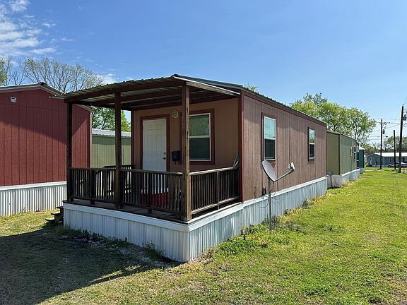 2nd image of 401 N Clegg St