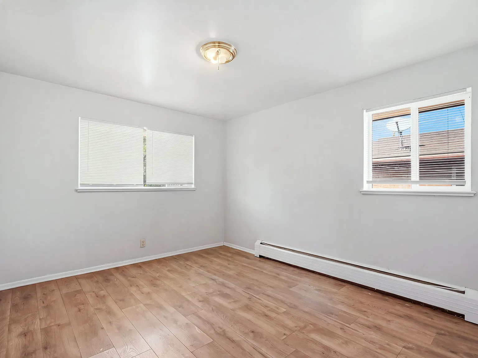 2 bed, 950 sqft, $1,300 — Photo 4