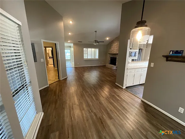 519 Rattan Dr — Photo 1
