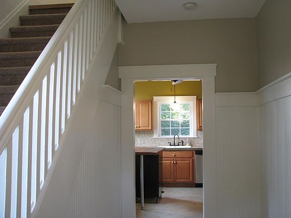 4th image of 1417 Marlowe Ave