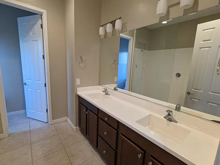7030 W Post Rd — Photo 42