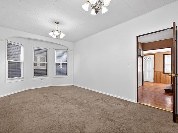 3rd image of 38 W 43rd St