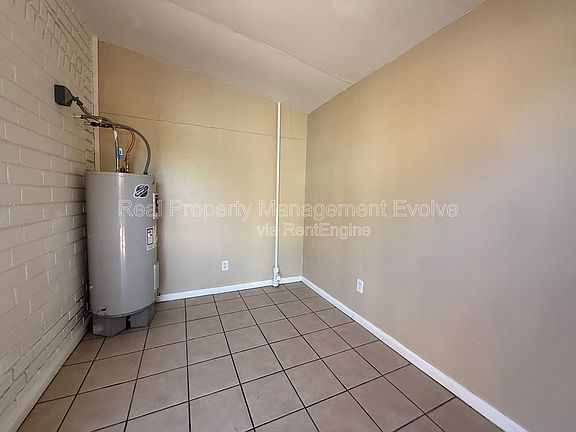 4th image of 1437 E Polk St APT 2