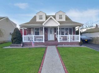 15 Jervis Ave, Farmingdale, NY 11735