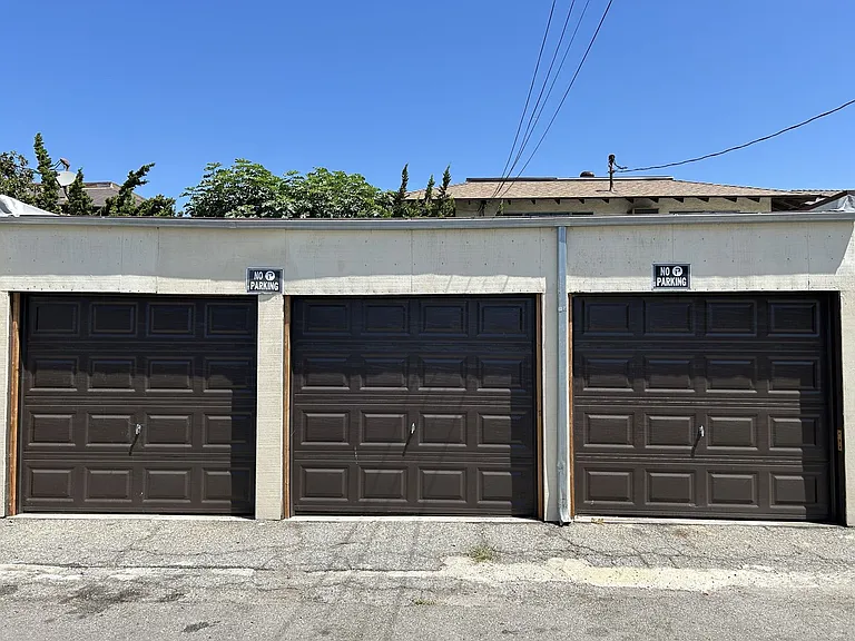 560 E Erna Ave — Photo 18
