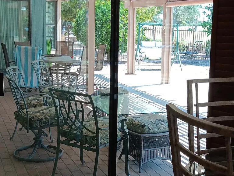 Breakfast Nook to Pool