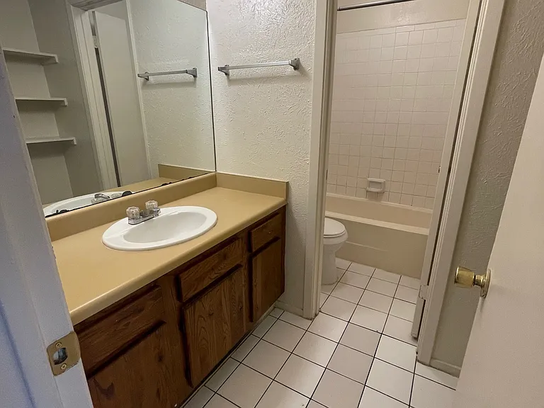 7603 Woodstone Cv #B — Photo 7