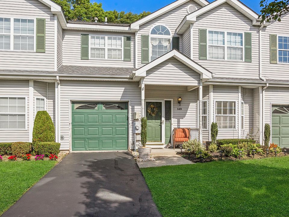 1st image of 149 Willow Wood Dr