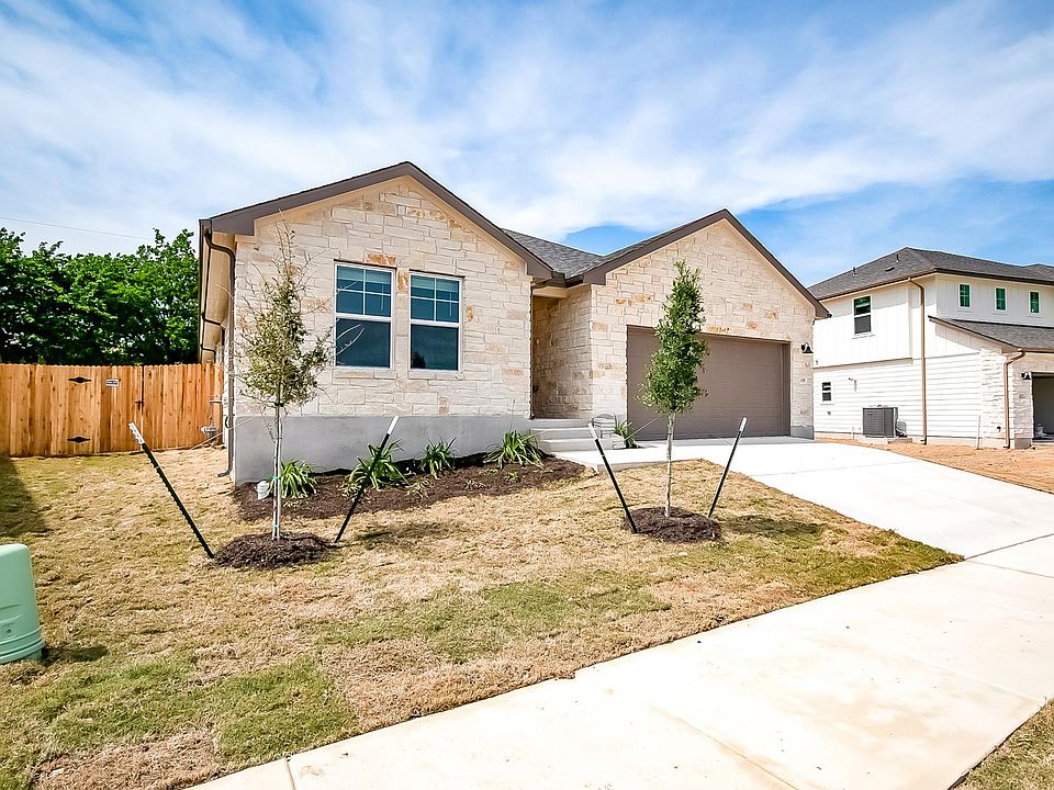 1st image of 135 Fairmeadow Downs Dr