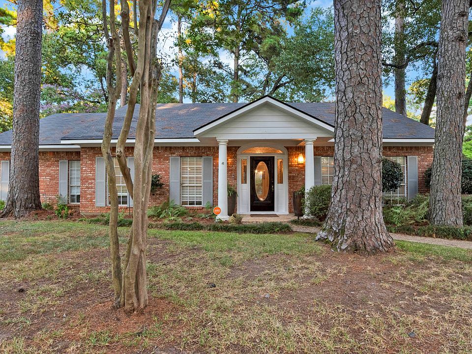 1st image of 555 N Marlborough Cir
