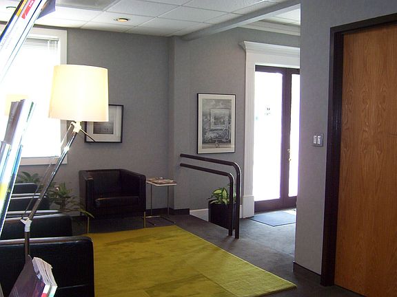4th image of 1011 Virginia Dr Ste 104