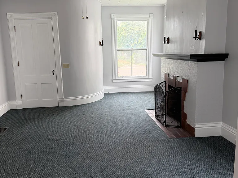 302 East Ave #1 — Photo 10
