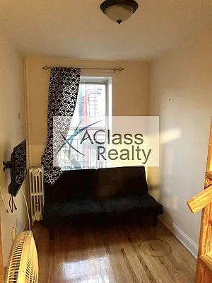 Rented by A Class Realty Long Island City LLC | media 17