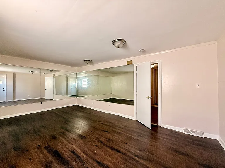 26-28 E Pine St. — Photo 17