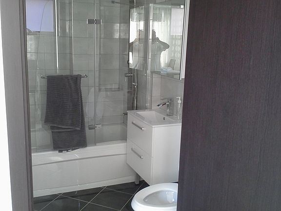 4th image of 1686 E 19th St #6