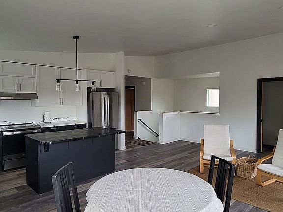 5th image of 208 19th St #208