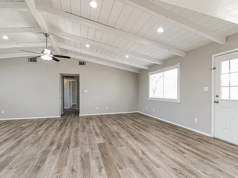 5419 E Delta Ave — Photo 5