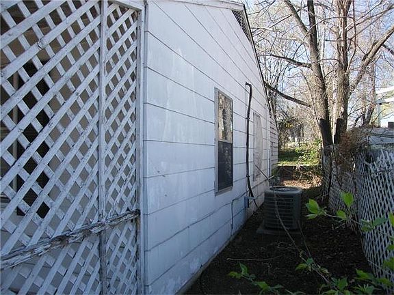 4th image of 5034 Crest Dr