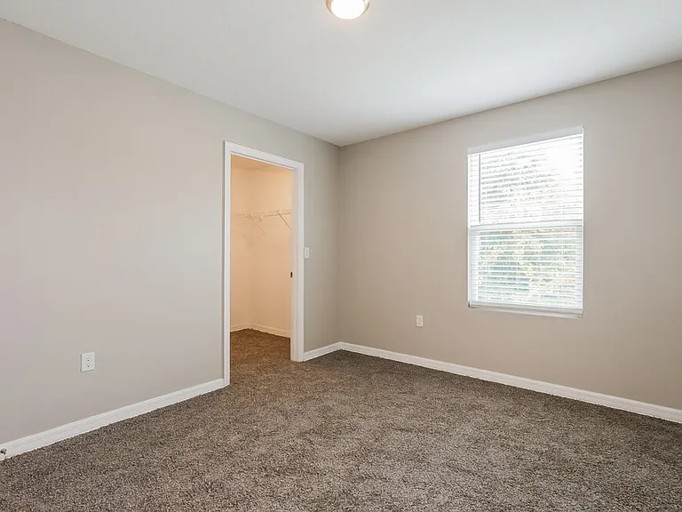 1813 Greenwood Valley Dr — Photo 8