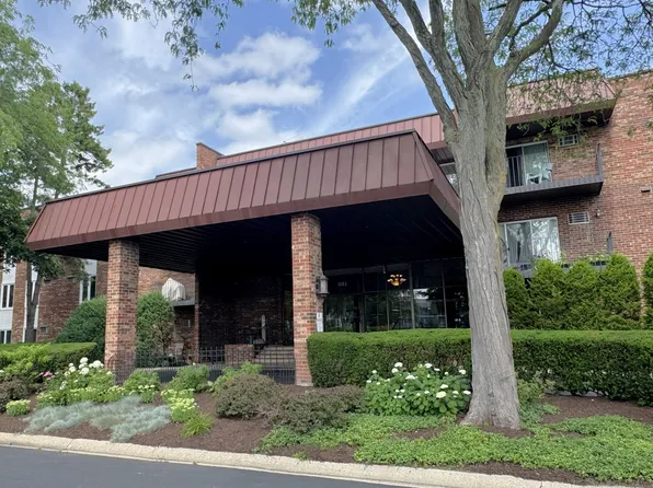 1121 W Ogden Ave APT 157, Naperville, IL 60563