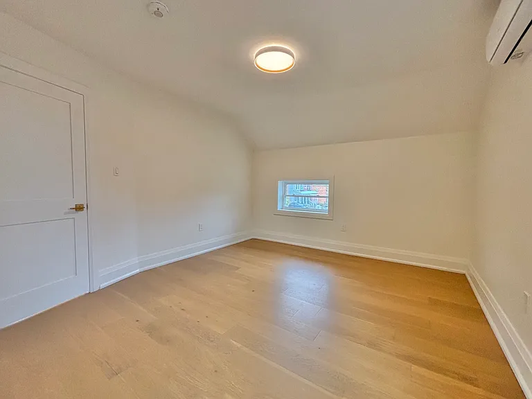 24 Ashley St — Photo 61