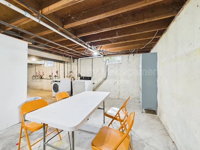 639 S Crysler Ave #D — Photo 17