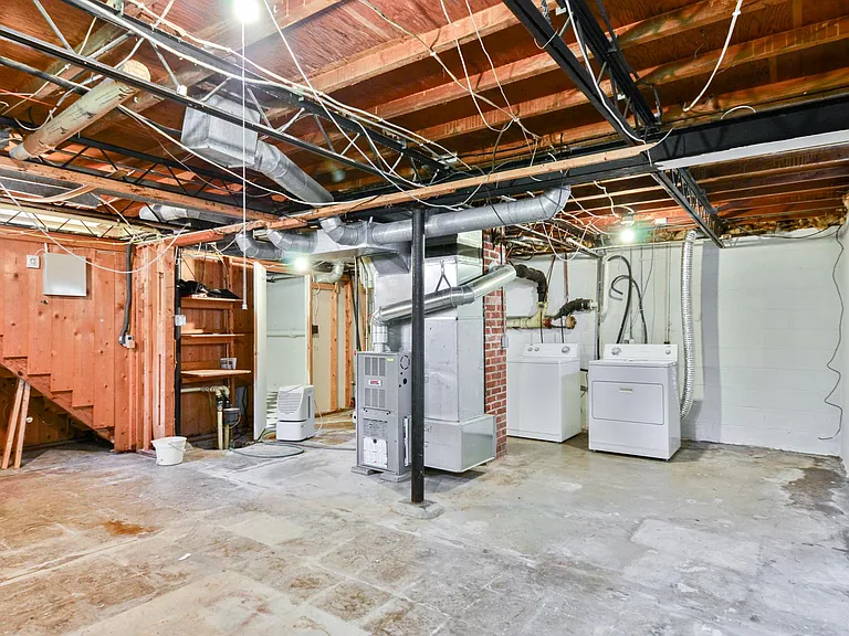 1013 W Columbia Ave — Photo 15