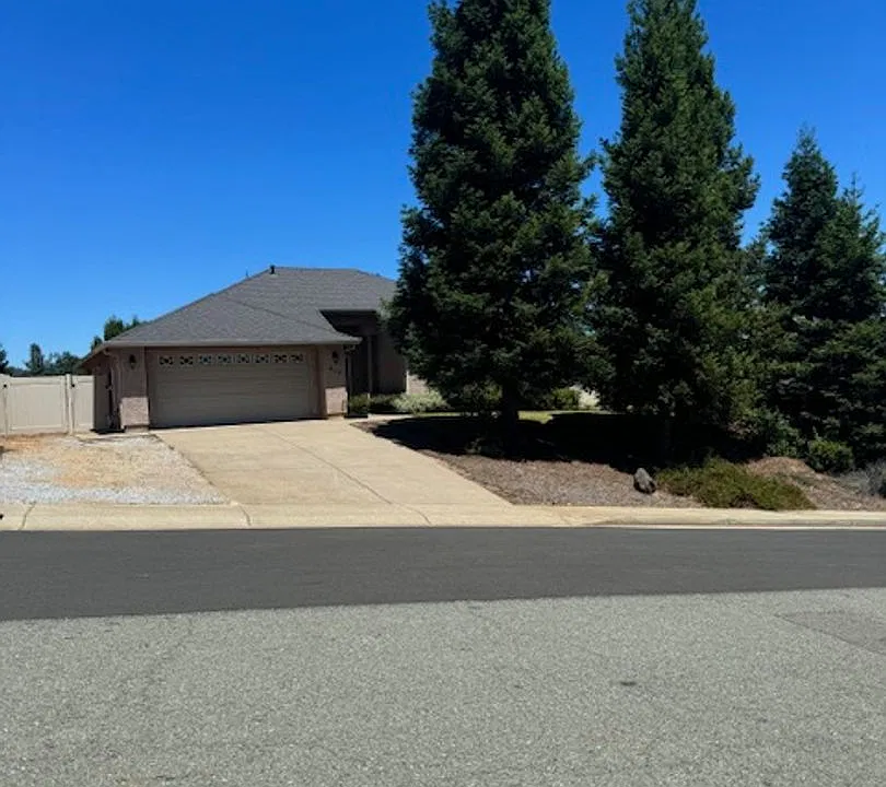 4117 Pembroke Ln